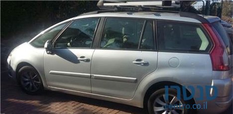 2010' Citroen C4 Picasso photo #1