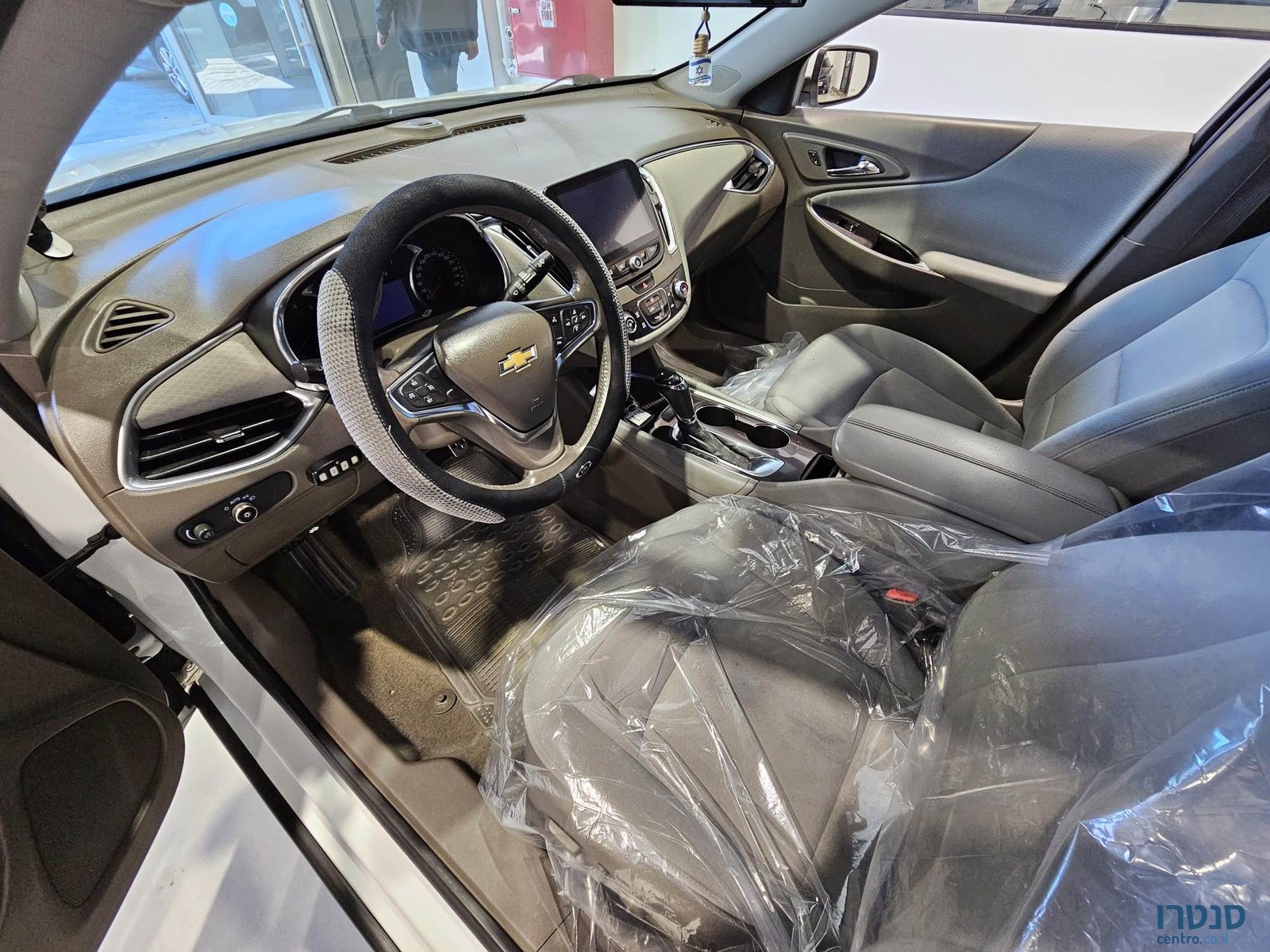 2016' Chevrolet Malibu photo #5