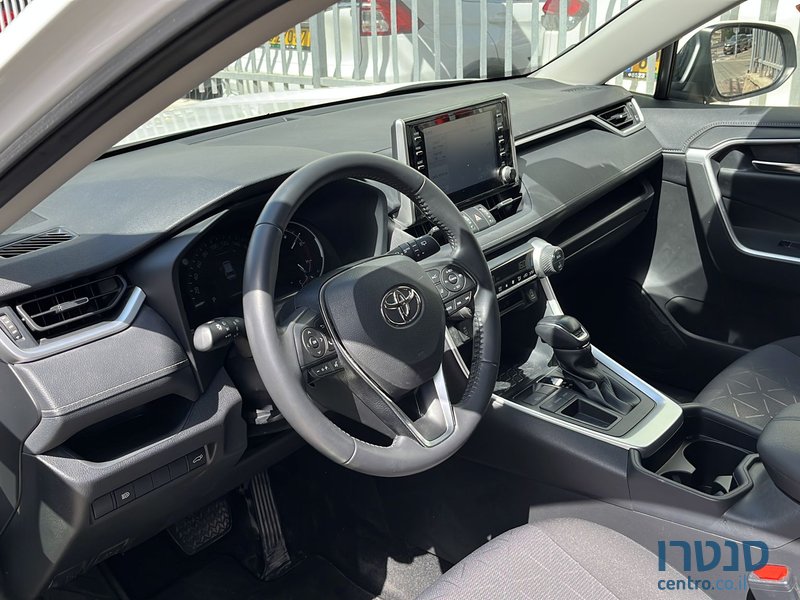 2021' Toyota RAV4 photo #3