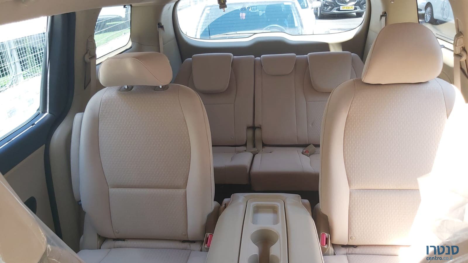 2016' Kia Carnival photo #4