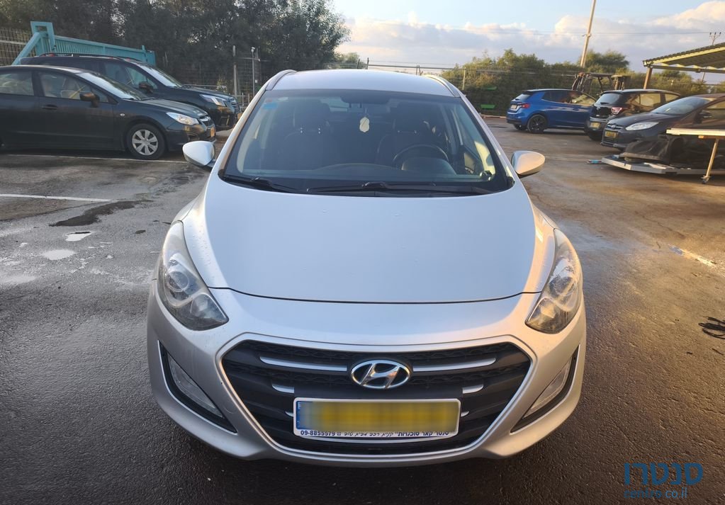 2016' Hyundai i30 יונדאי photo #1