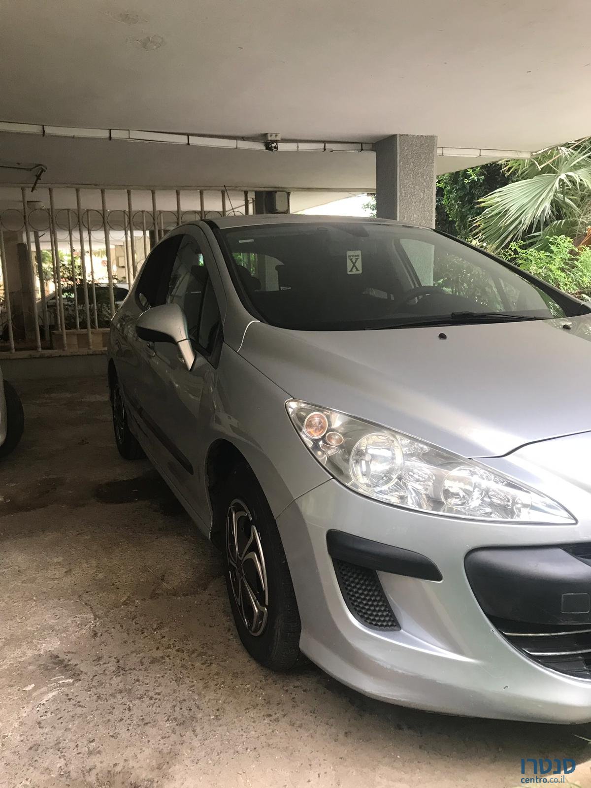 2009' Peugeot 308 photo #2