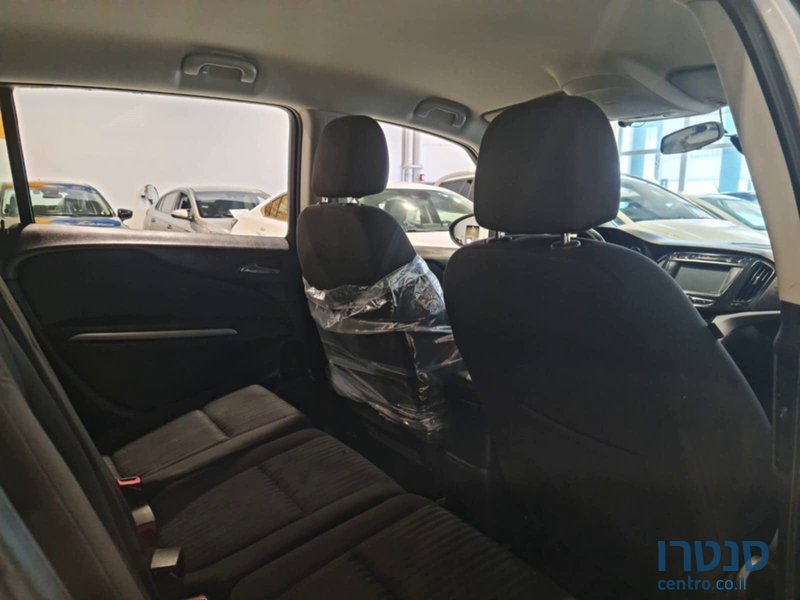 2018' Opel Zafira photo #6