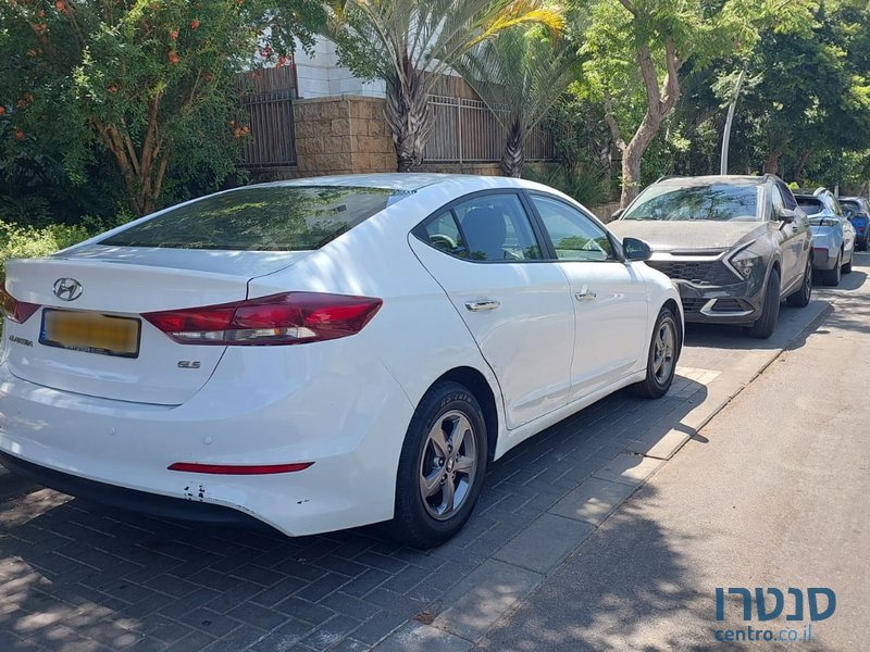 2016' Hyundai Elantra photo #3