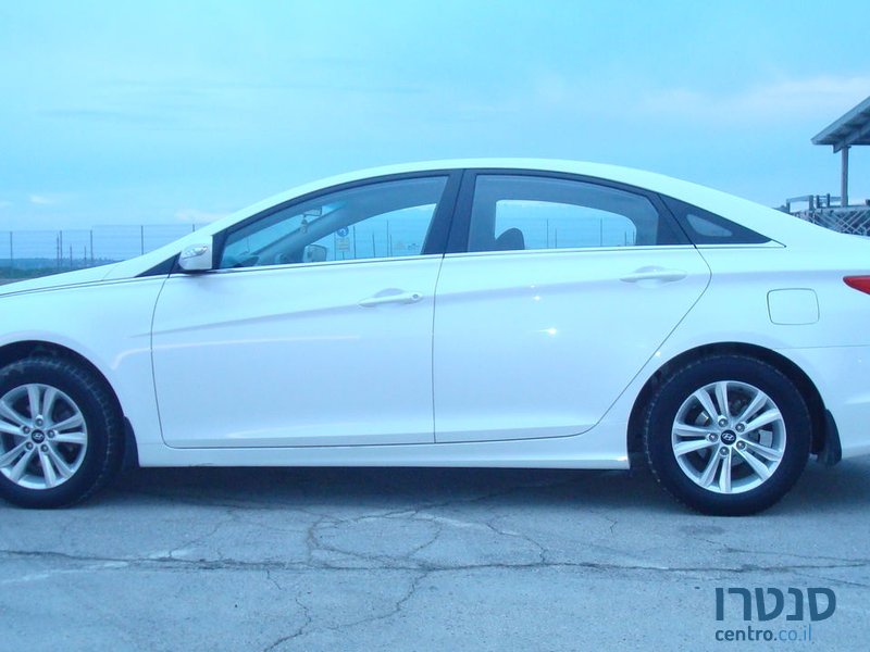 2011' Hyundai Sonata photo #7