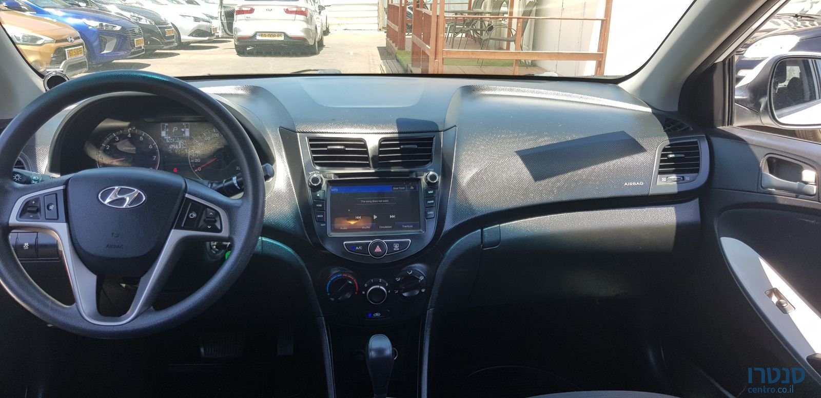 2016' Hyundai i25 photo #2