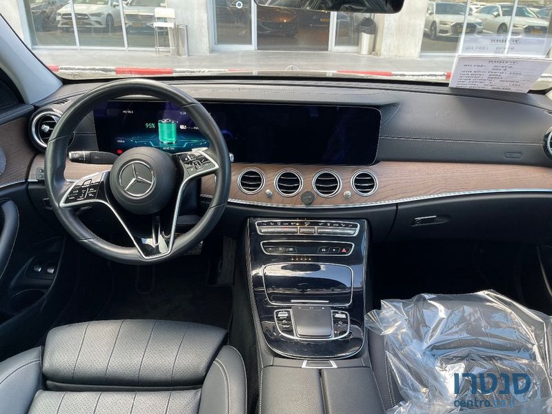 2021' Mercedes-Benz E-Class מרצדס photo #3