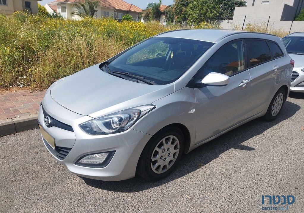 2013' Hyundai i30 יונדאי photo #2