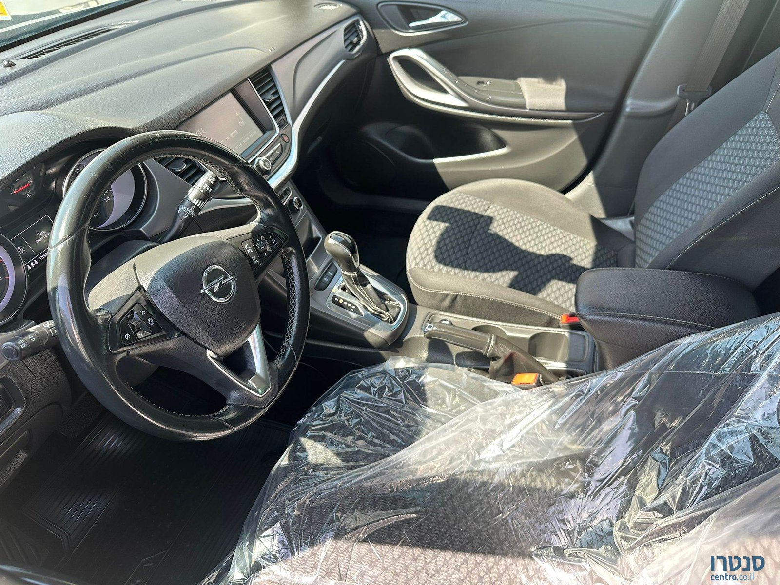 2015' Opel Astra photo #5