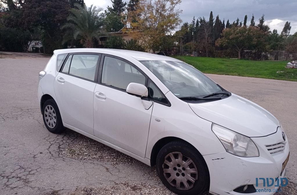 2010' Toyota Verso טויוטה ורסו photo #2