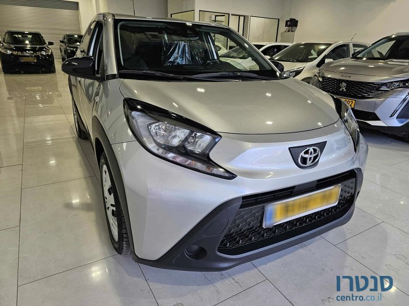 2022' Toyota Aygo photo #2