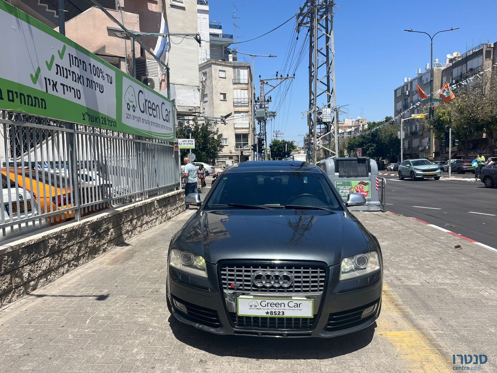 2009' Audi S8 photo #2