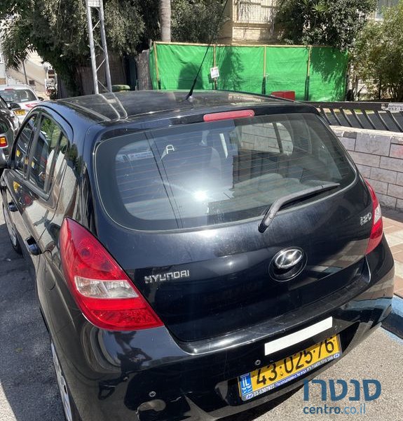 2011' Hyundai i20 יונדאי photo #3