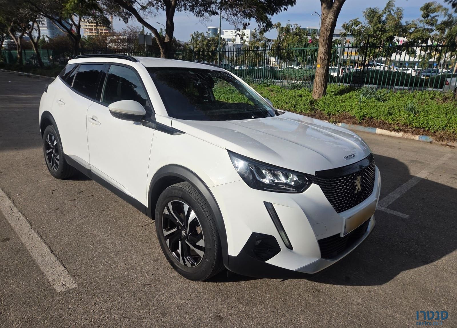 2022' Peugeot 2008 פיג'ו photo #3