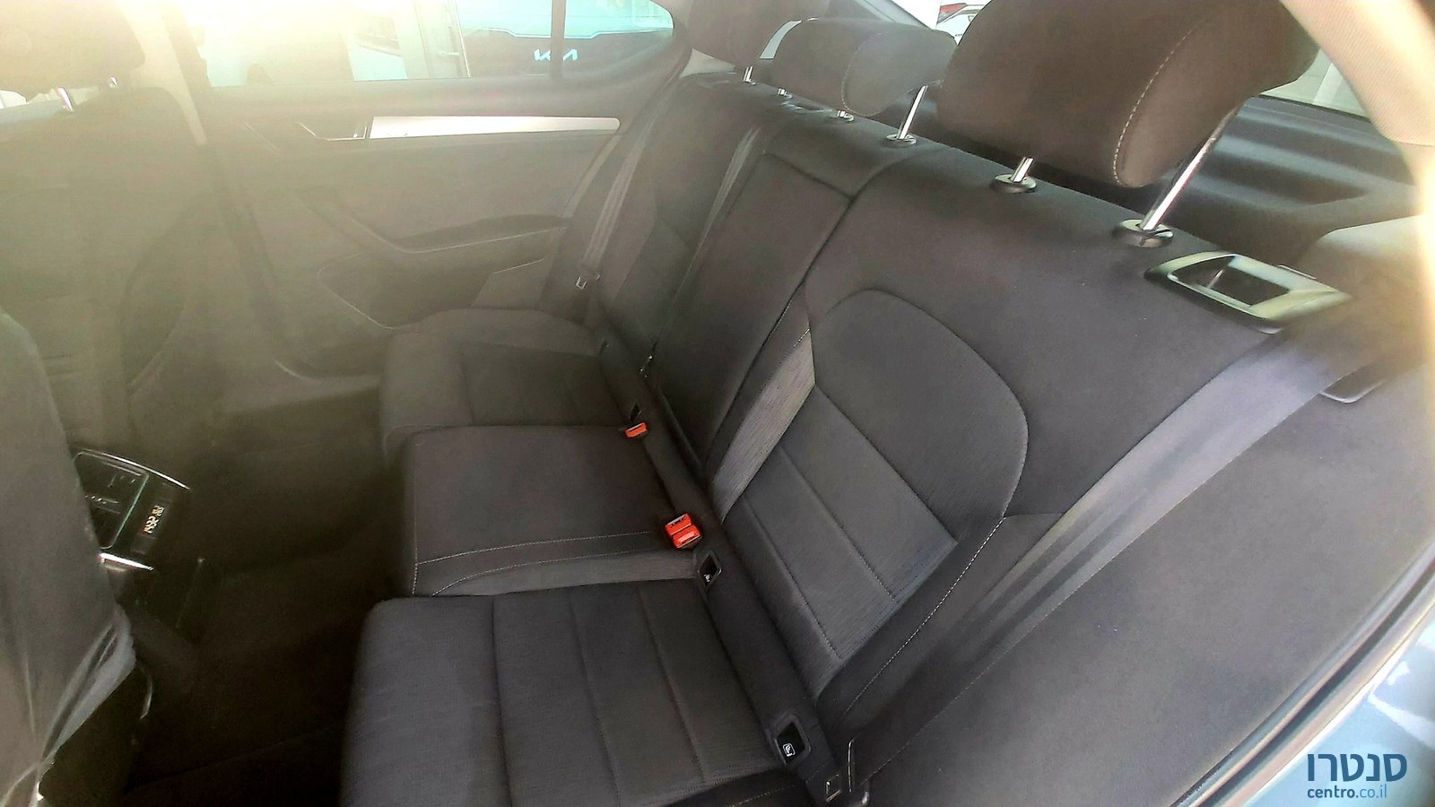 2018' Skoda Superb photo #6