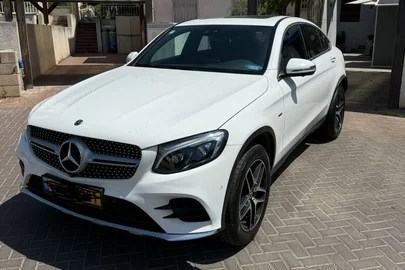 2017' Mercedes-Benz GLC מרצדס-בנץ