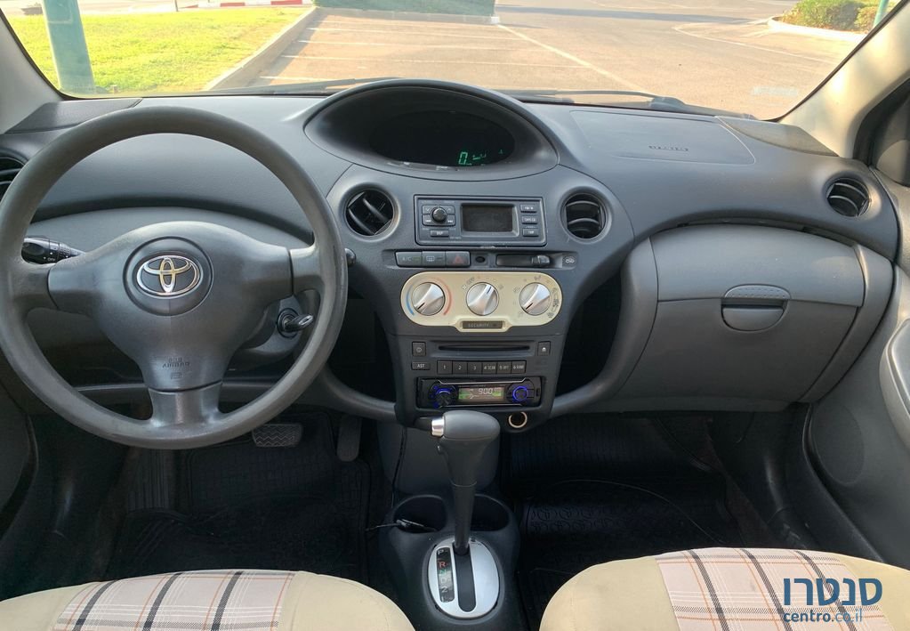 2004' Toyota Yaris טויוטה יאריס photo #5