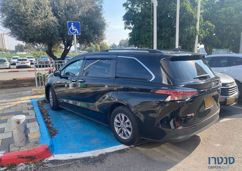 2022' Toyota Sienna טויוטה סיינה photo #2