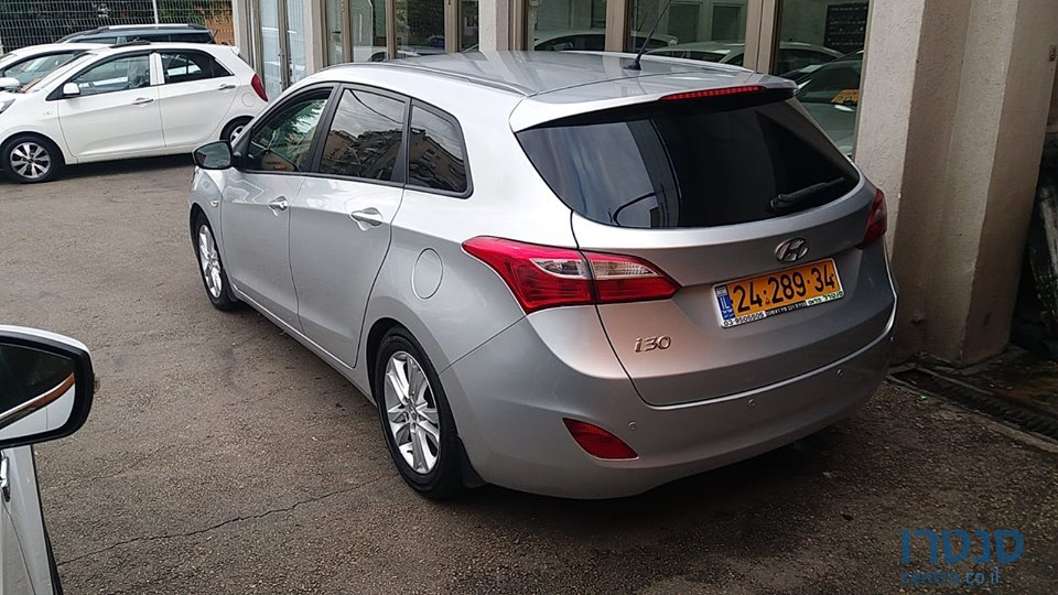 2017' Hyundai i30 photo #2