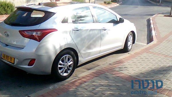 2013' Hyundai i30 photo #1