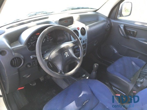 2009' Peugeot Partner photo #3