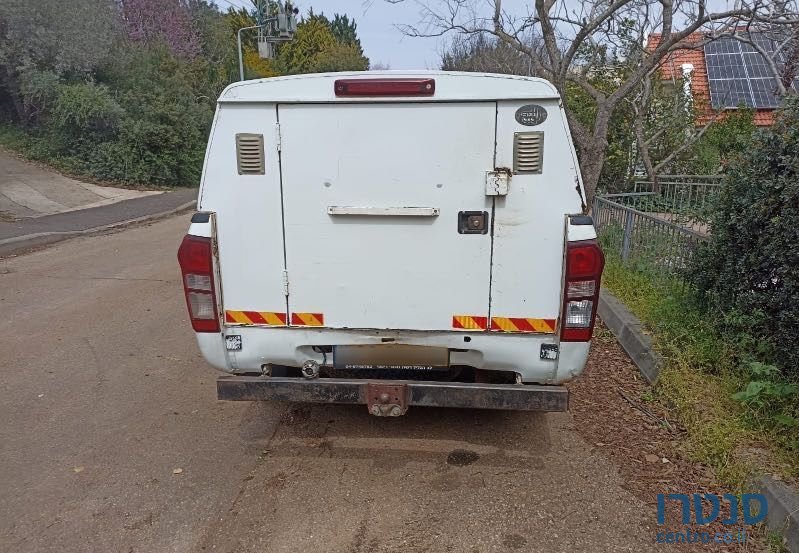 2013' Isuzu 4X4 D-Max איסוזו photo #2