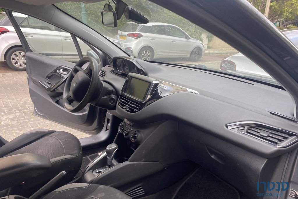 2016' Peugeot 208 פיג'ו photo #6
