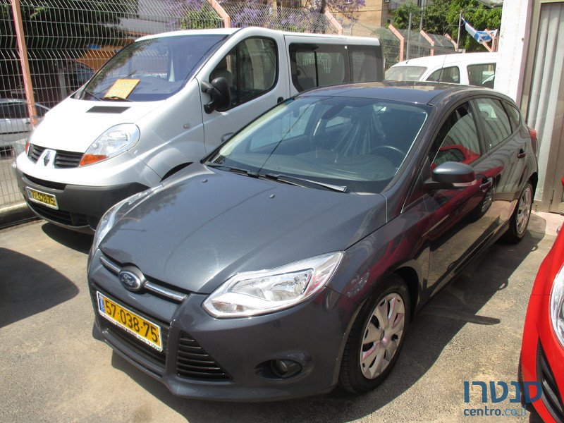 2014' Ford Focus photo #1