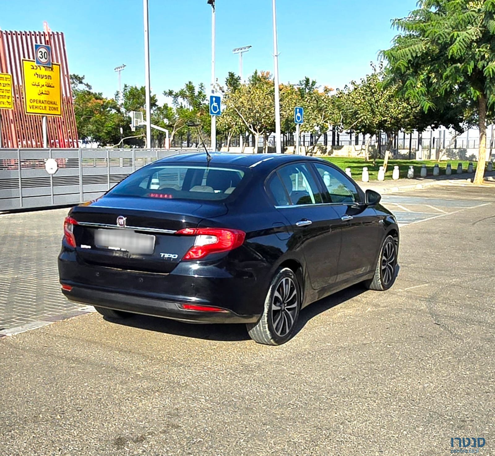 2017' Fiat Tipo photo #2
