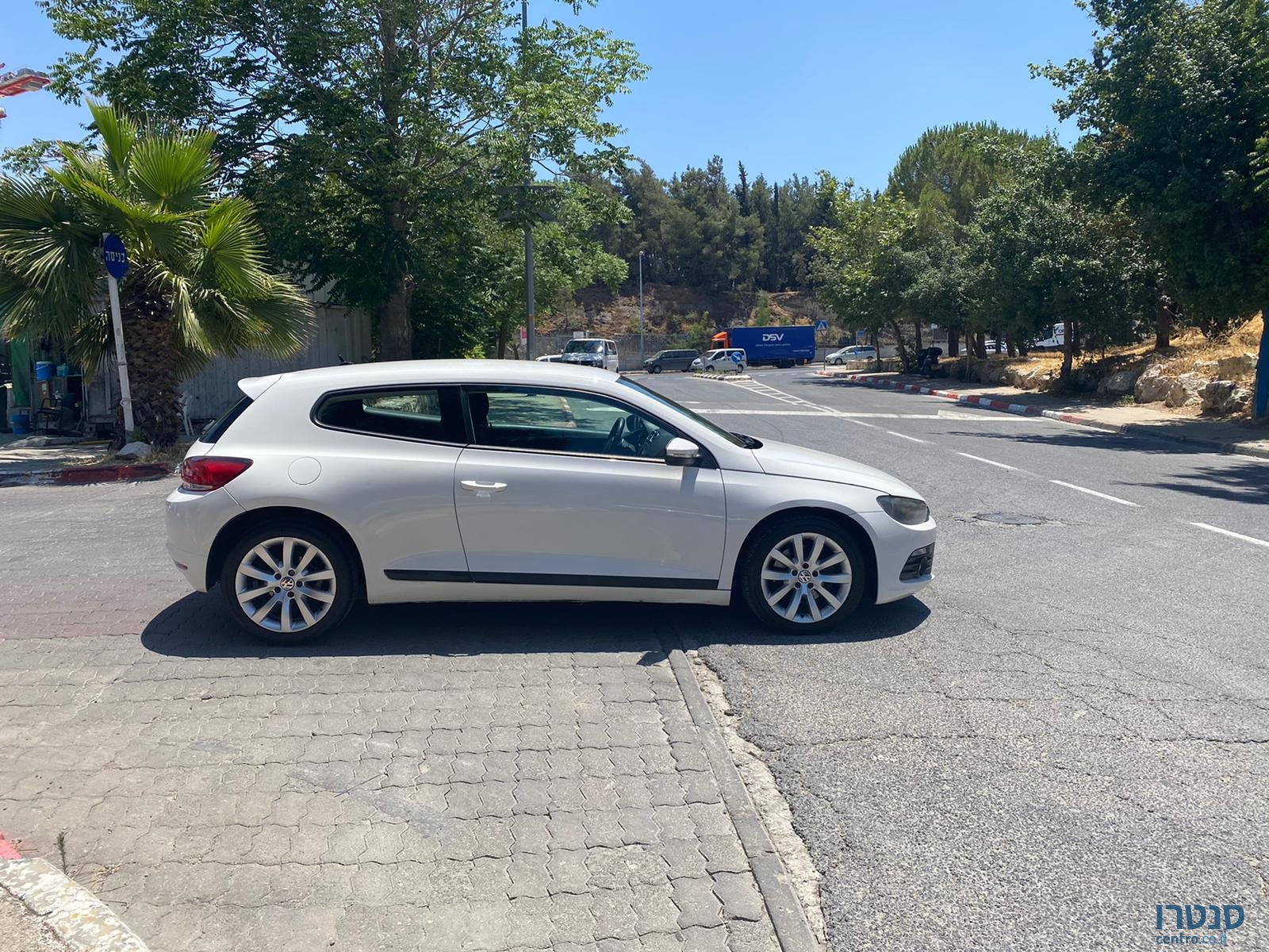 2012' Volkswagen Scirocco photo #2