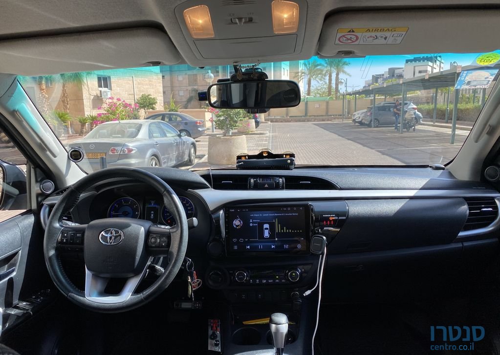 2018' Toyota Hilux טויוטה היילקס photo #4