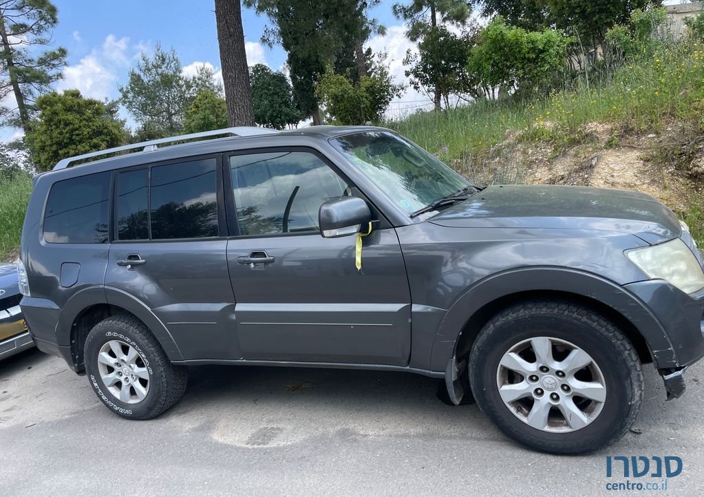 2012' Mitsubishi Pajero מיצובישי פג'רו photo #1