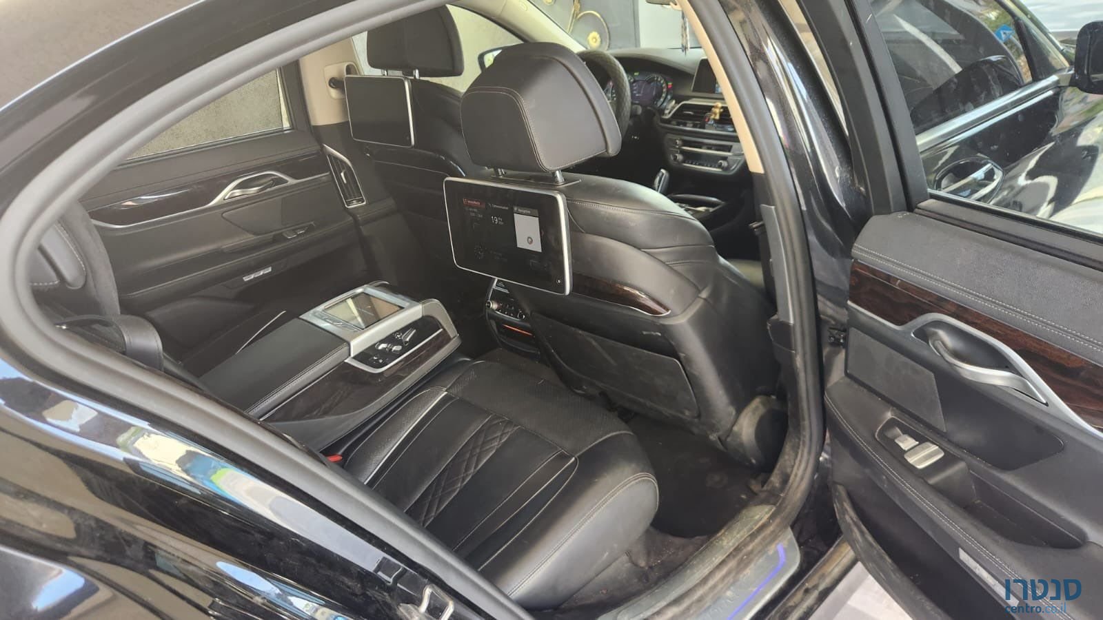 2017' BMW 740 ב.מ.וו photo #3