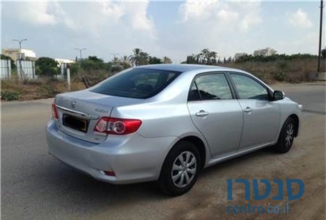 2011' Toyota Corolla photo #3