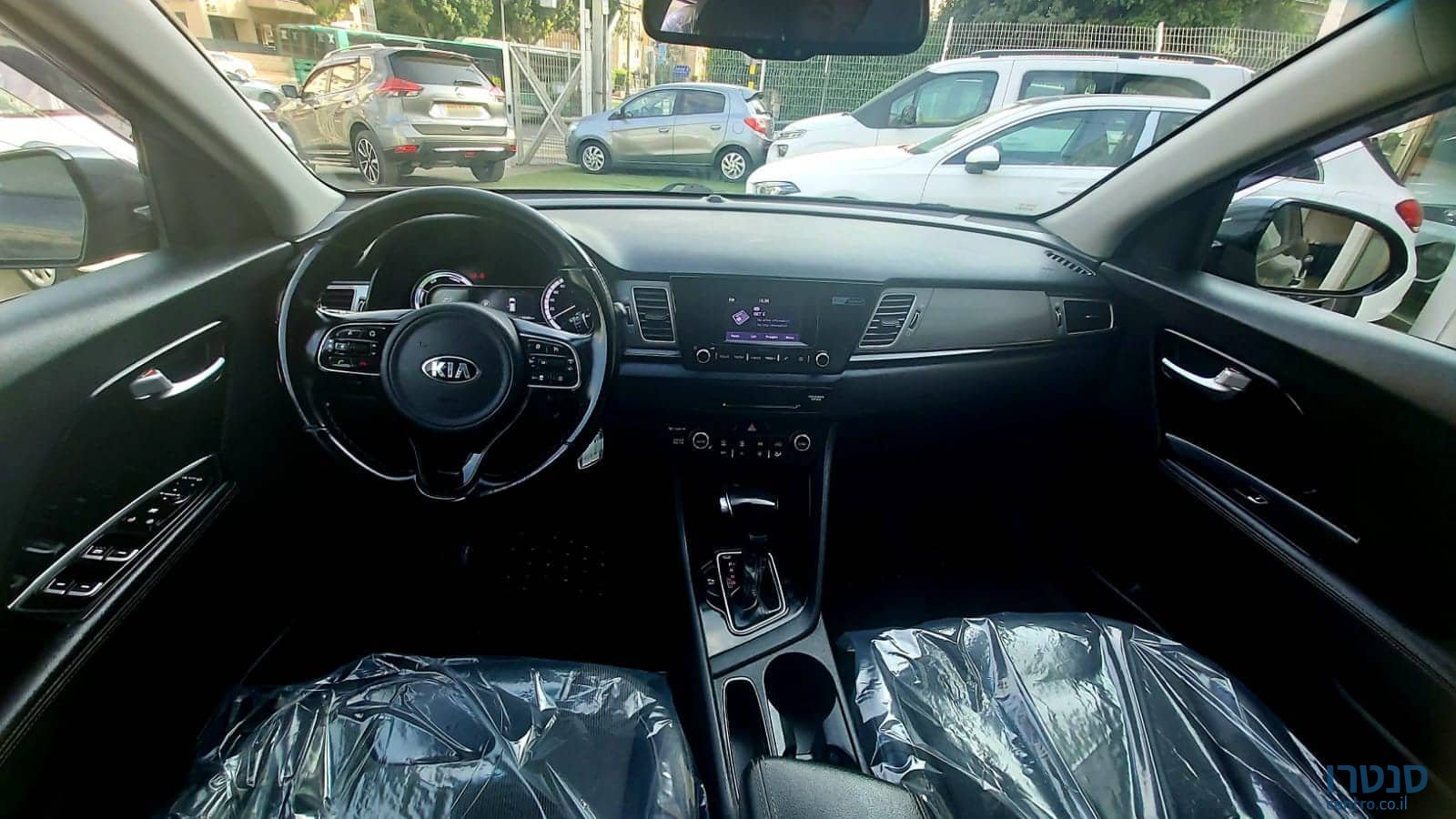 2017' Kia Niro photo #3