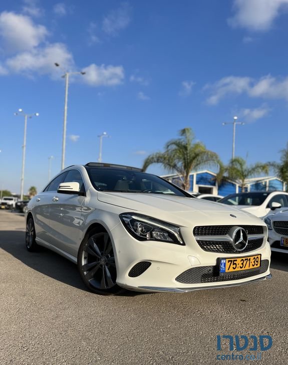 2017' Mercedes-Benz Cla מרצדס photo #1