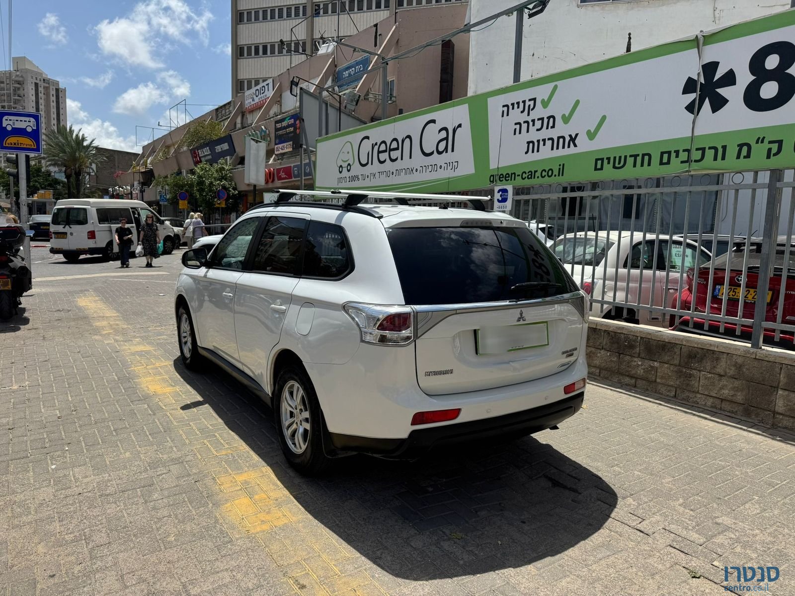 2013' Mitsubishi Outlander photo #4