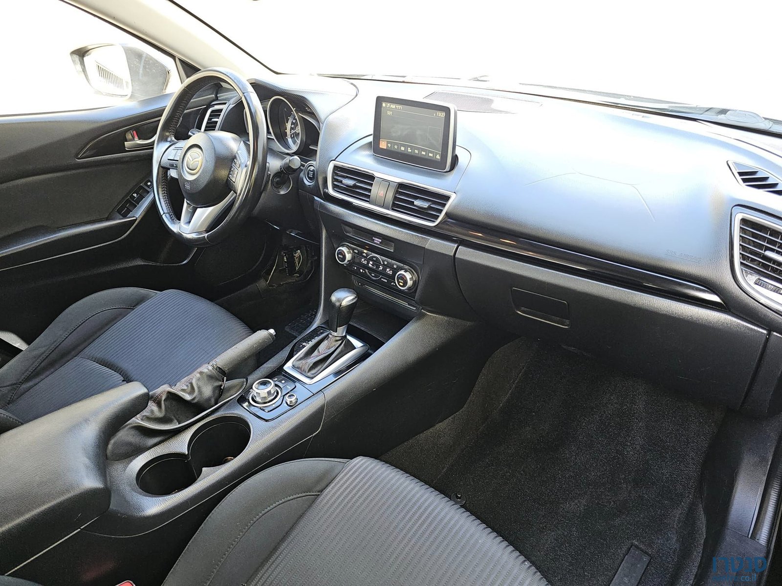 2015' Mazda 3 photo #6