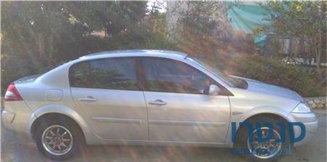 2008' Renault Megane photo #1