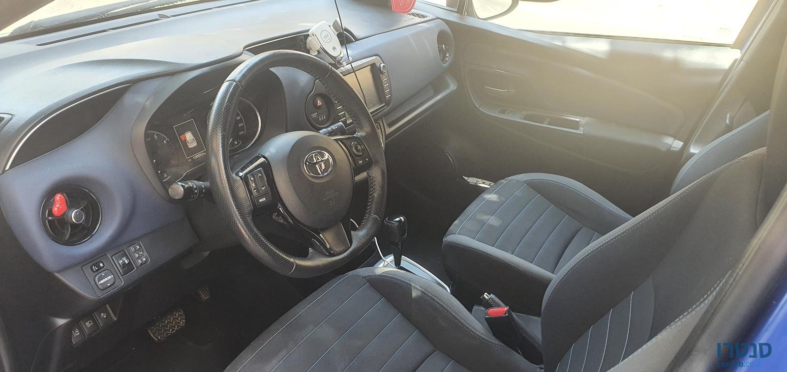 2018' Toyota Yaris photo #1