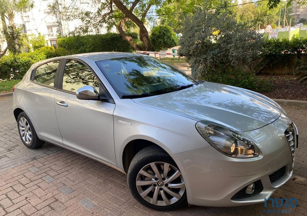 2016' Alfa Romeo Giulietta אלפא רומיאו ג'ולייטה photo #2