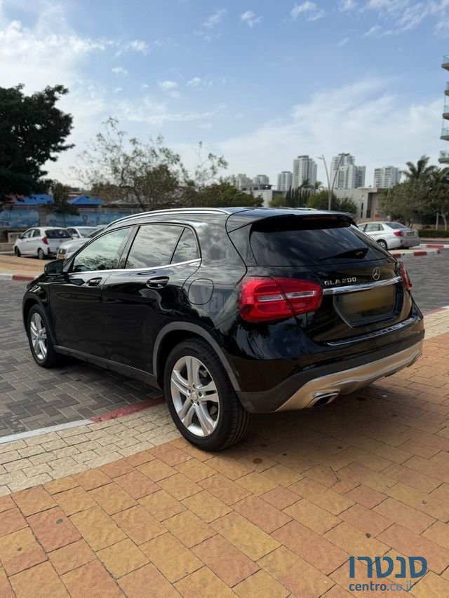 2017' Mercedes-Benz GLA מרצדס-בנץ photo #3