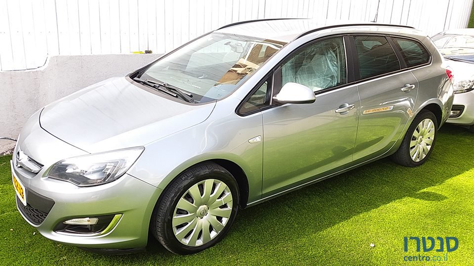 2014' Opel Astra photo #1