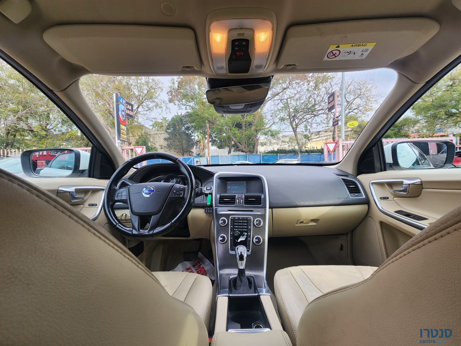 2015' Volvo XC60 photo #2