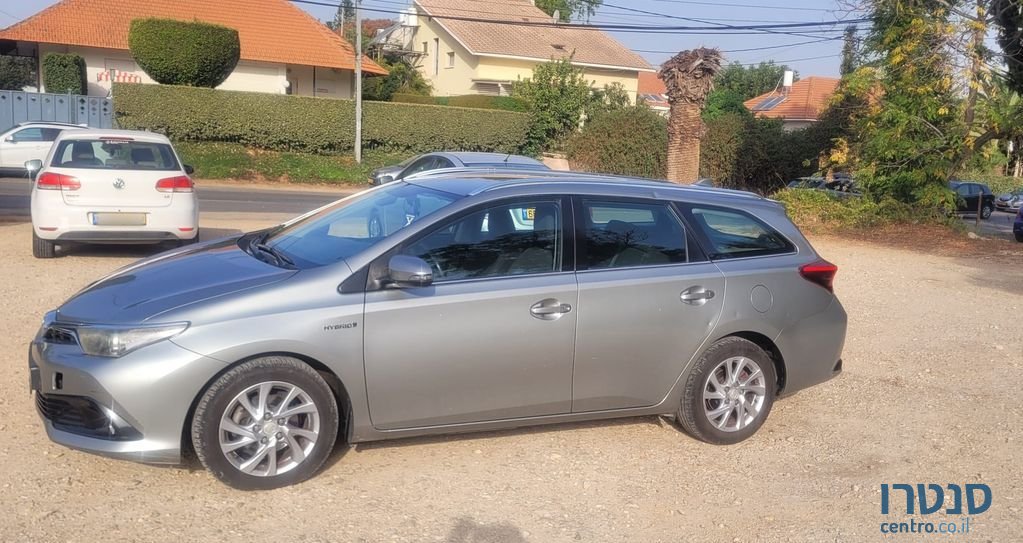 2016' Toyota Auris טויוטה אוריס photo #2