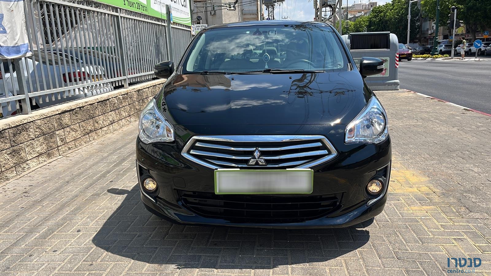 2017' Mitsubishi Attrage photo #1