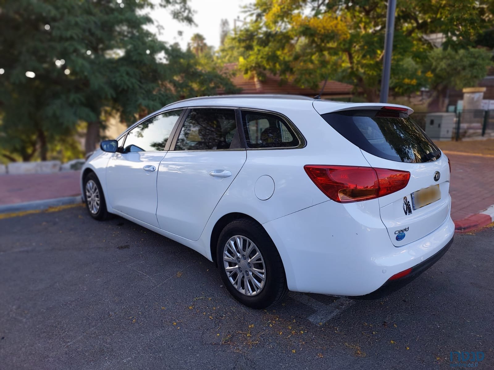 2015' Kia Ceed SW photo #3