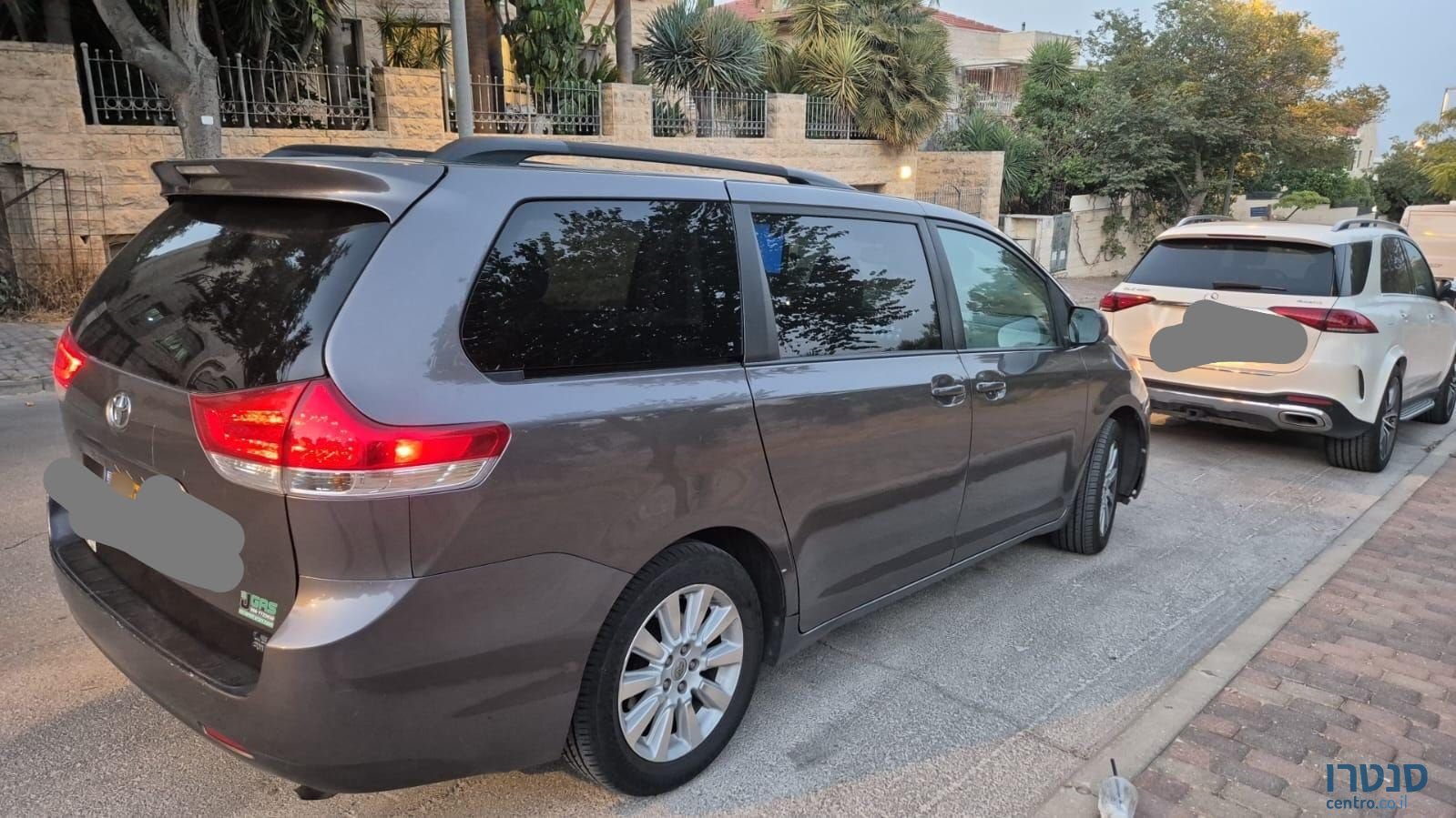 2013' Toyota Sienna טויוטה סיינה photo #1