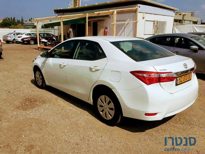 2013' Toyota Corolla photo #3