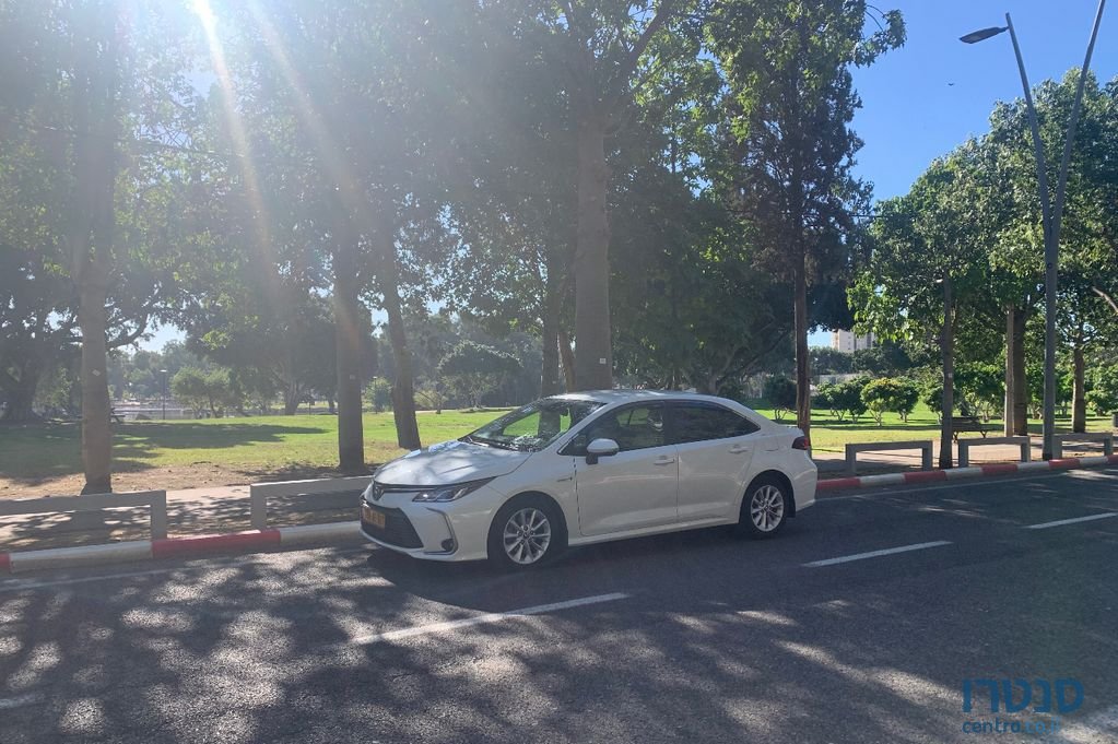 2019' Toyota Corolla טויוטה קורולה photo #2